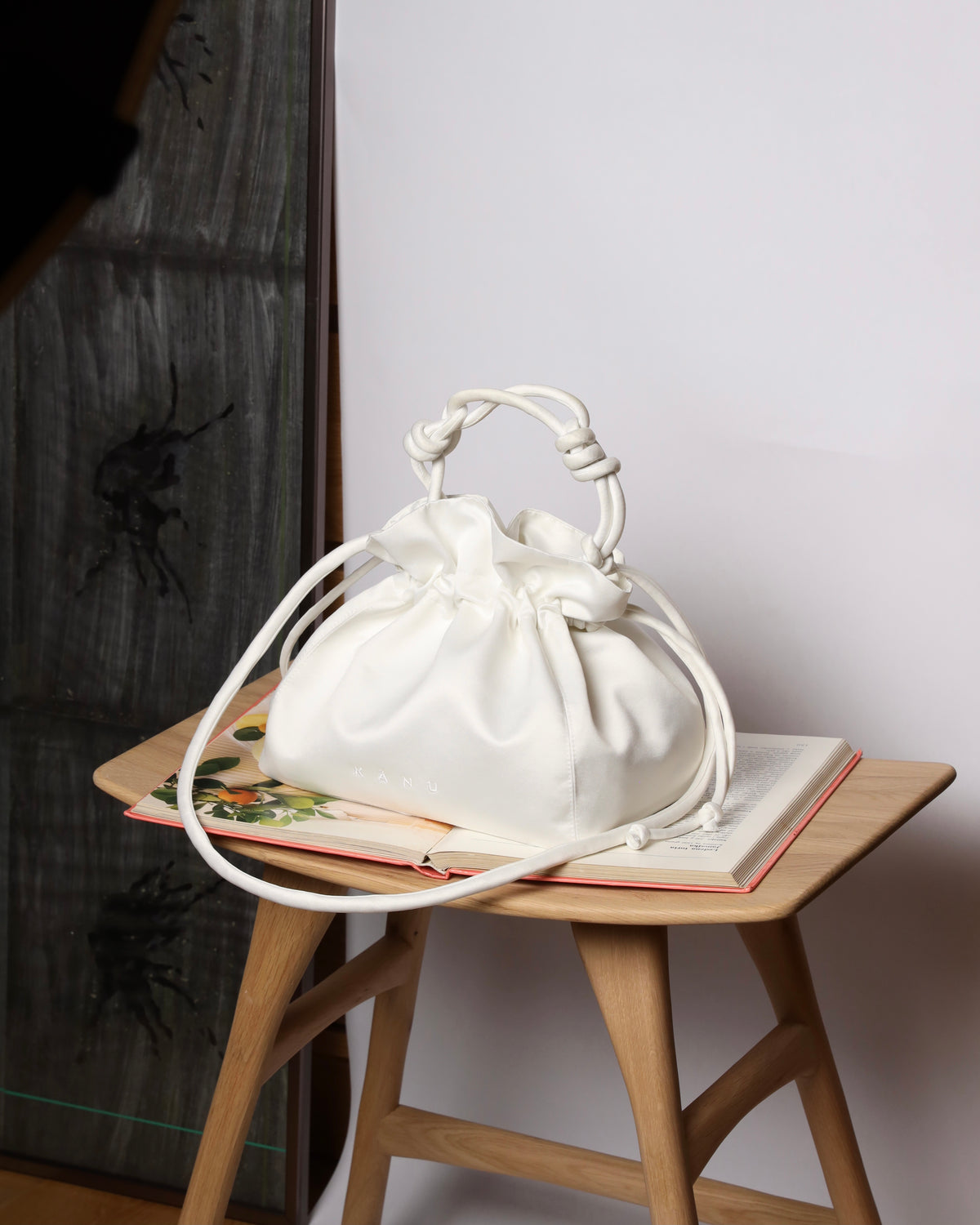 Bucket Bag in White